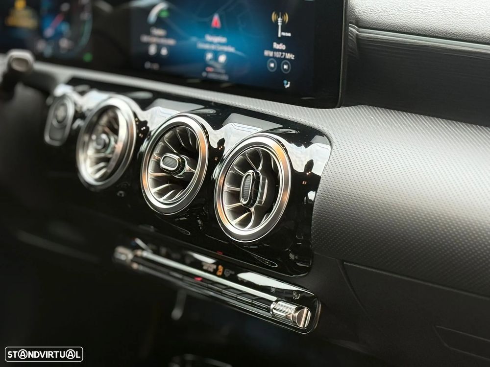 Mercedes-Benz A 250 e 8G-DCT AMG Line - 12