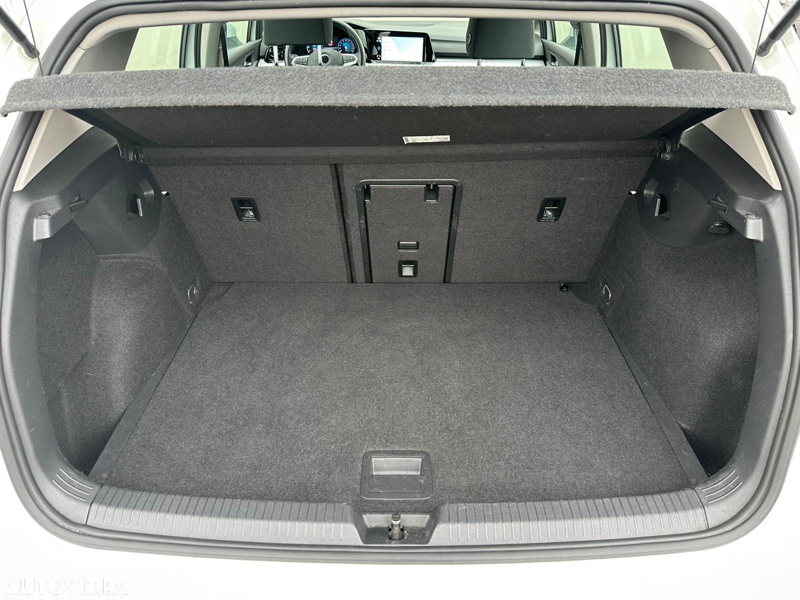 Volkswagen Golf 2.0 TDI SCR DSG Life - 29