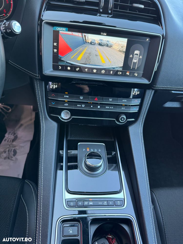 Jaguar F-Pace 20d AWD Aut. R-Sport - 8