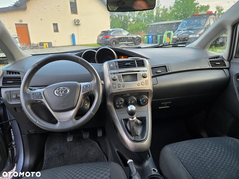 Toyota Verso 1.8 Sol - 16