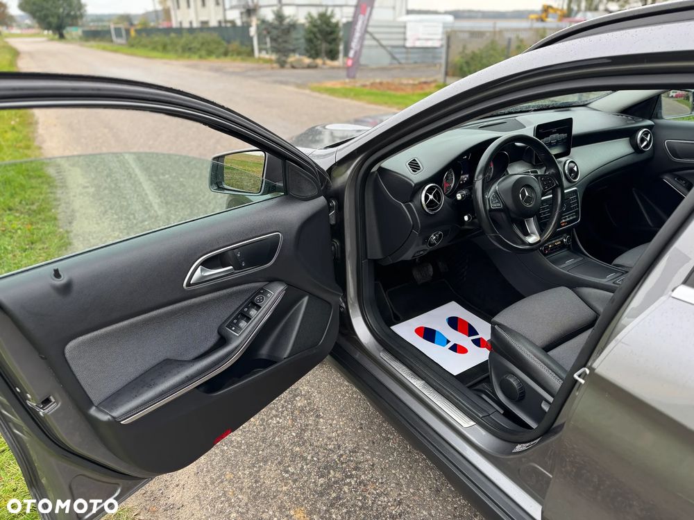 Mercedes-Benz GLA - 27