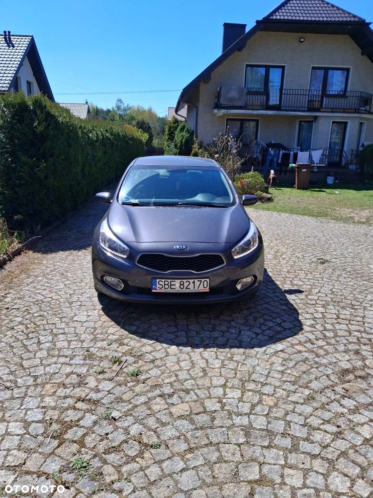 Kia Ceed - 11