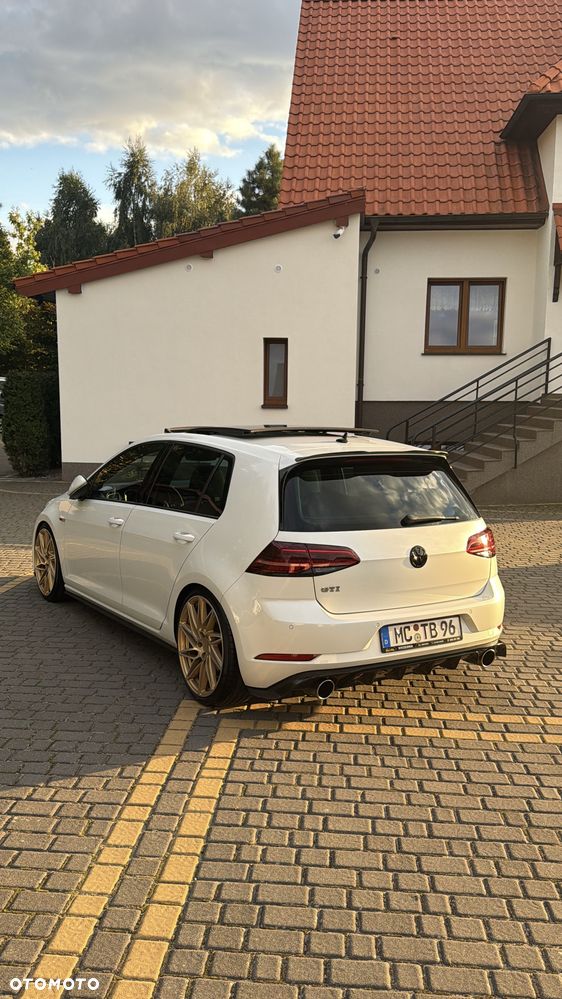 Volkswagen Golf GTI (BlueMotion Technology) DSG - 2