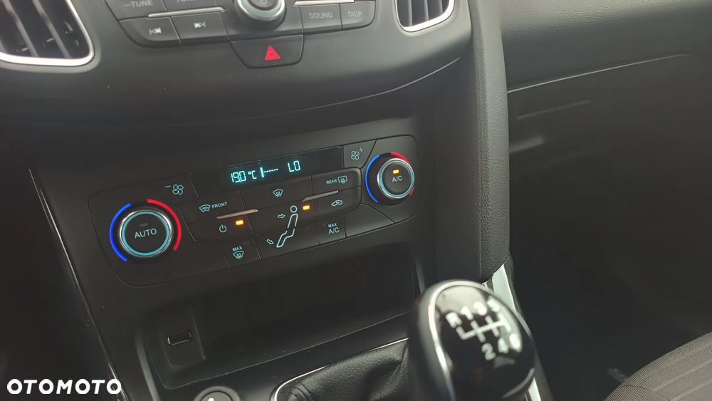 Ford Focus 1.5 EcoBoost Titanium ASS - 35
