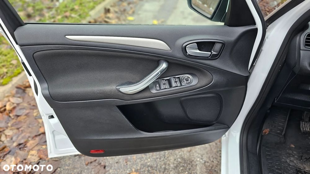 Ford Galaxy 1.6 T Platinium X (Ghia) - 19