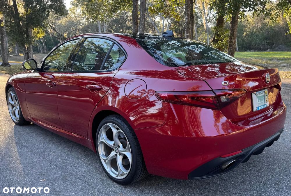 Alfa Romeo Giulia 2.0 Turbo 16V AT8-Q4 Ti - 7
