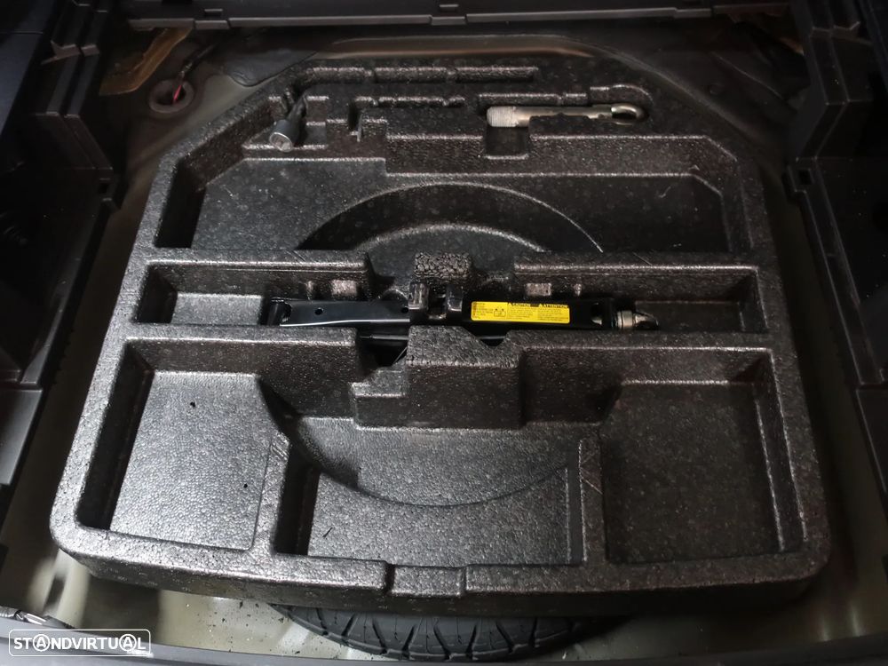 Toyota Avensis SW 2.0 D-4D Exclusive +Pele+GPS - 12