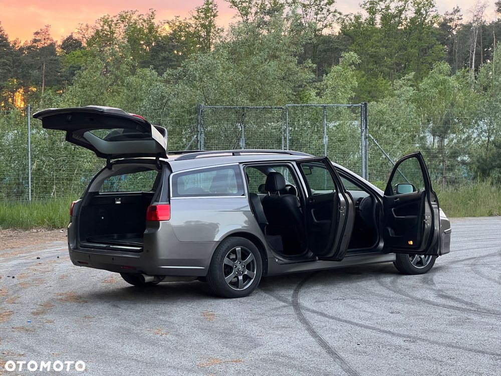 Honda Accord 2.0 Executive - 19