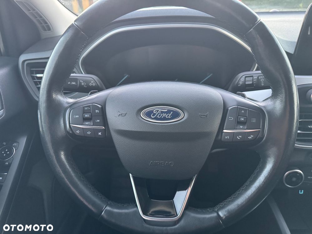Ford Focus - 32