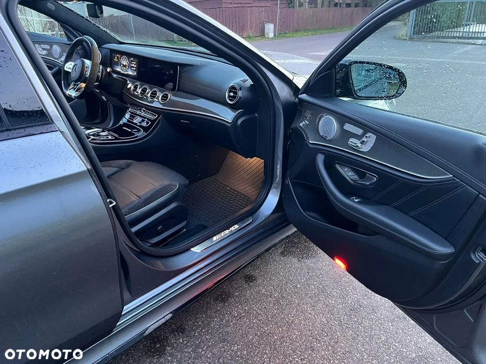 Mercedes-Benz Klasa E AMG 63 S 4Matic+ AMG Speedshift MCT-9G - 6