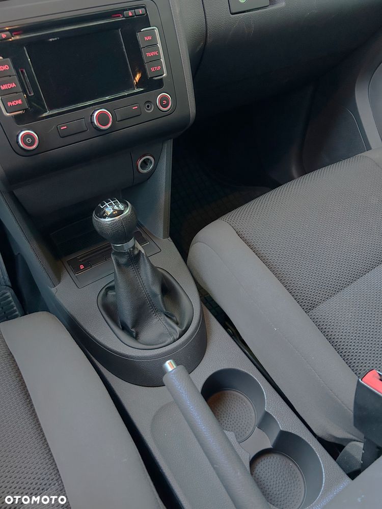 Volkswagen Touran - 17