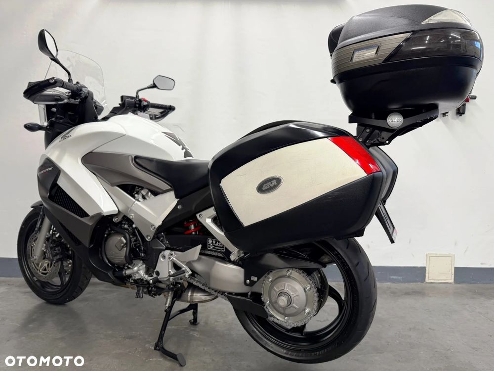 Honda VFR - 4