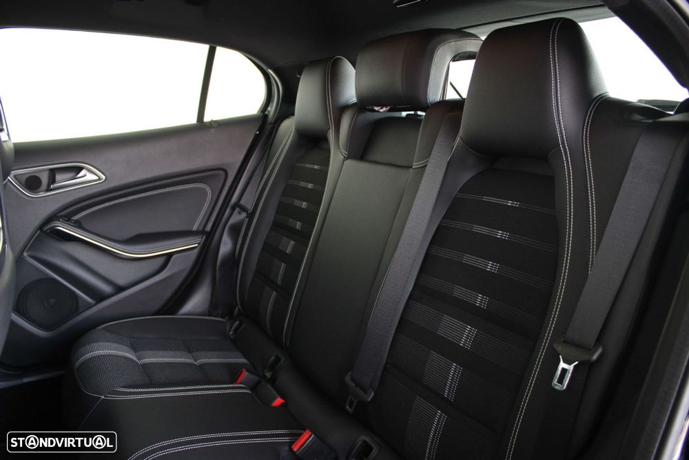 Mercedes-Benz GLA 180 d Urban - 19