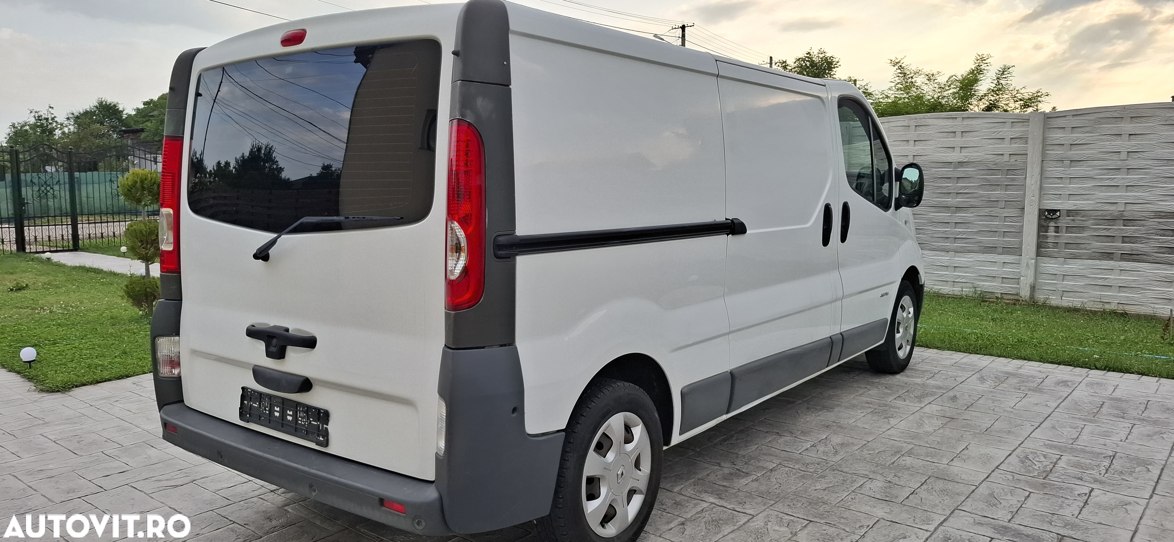 Renault Trafic 2.0 dCi 115 Combi L2H1 - 3