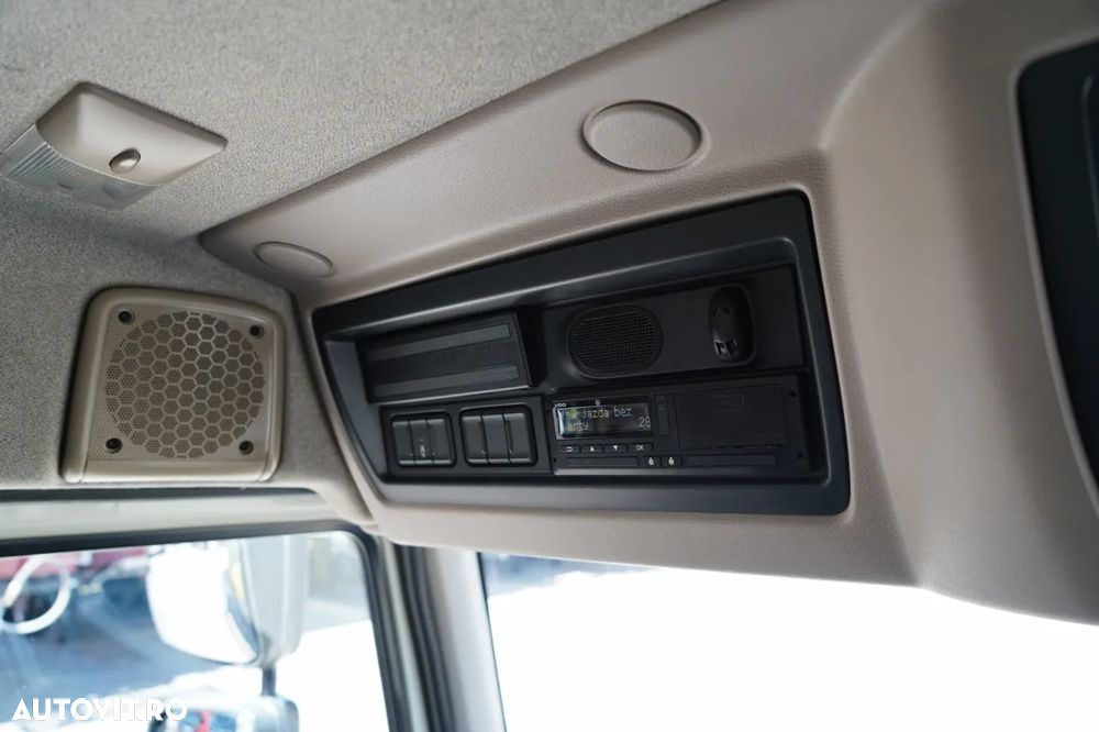 DAF LF 250 / 4X2 / LIVRARE - 7.30 + HDS HYVA HB 150XE3 / RADIOCOMANDĂ / ROTATOARE / MAX. CAPACITATE DE RIDICARE: 5200 KG / FURCĂ PENTRU PALEȚI / EURO 6 - 35