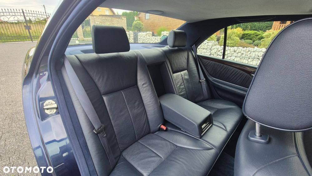 Mercedes-Benz Klasa E 320 Elegance - 26