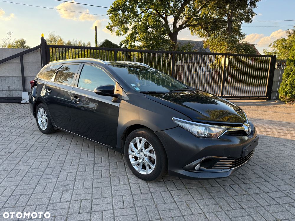 Toyota Auris - 12