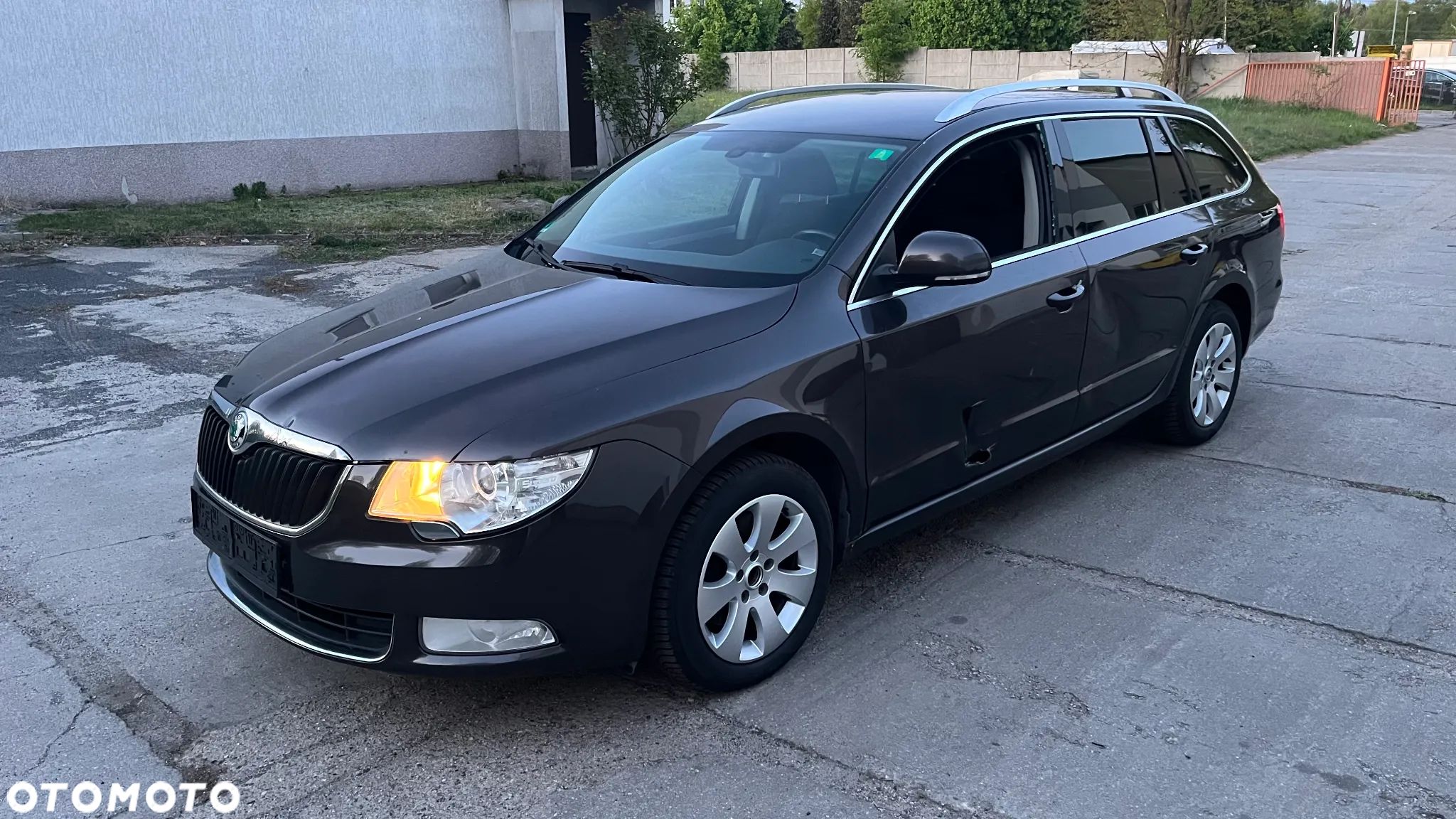 Skoda Superb Combi 2.0 TDI Ambition - 1