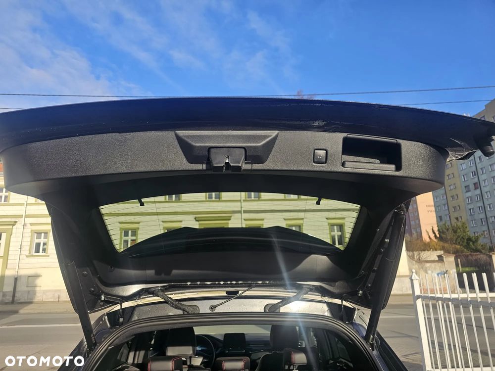 Ford Kuga 2.5P PHEV FWD Graphite Tech Edition e-CVT - 12