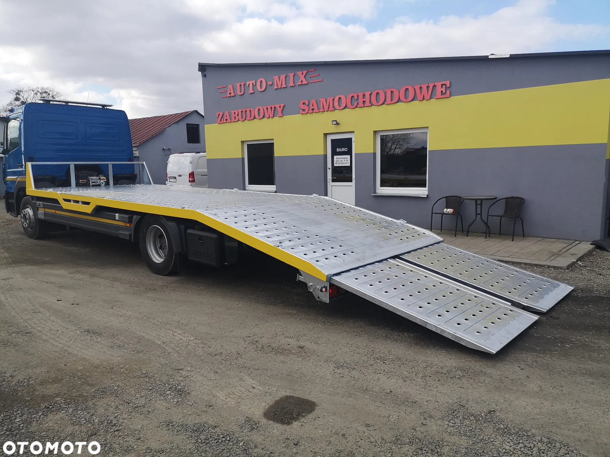 Mercedes-Benz zabudowa - najazd wysuw hydrauliczny - 2