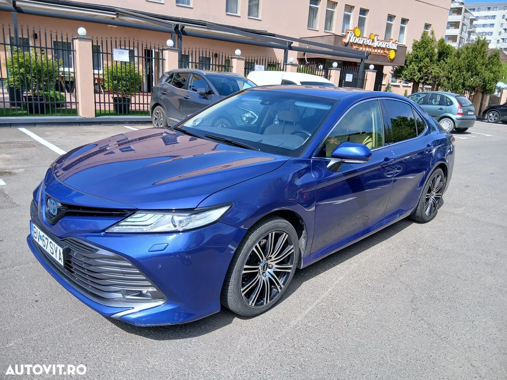 Toyota Camry Business Edition - 1
