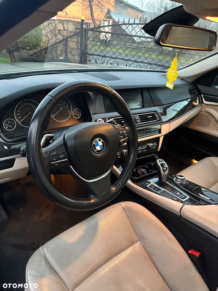 BMW Seria 5 528i Sport-Aut - 14