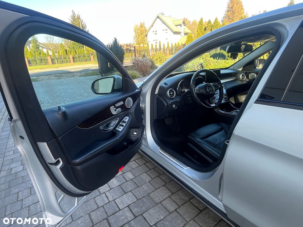 Mercedes-Benz Klasa C 300 7G-TRONIC - 34