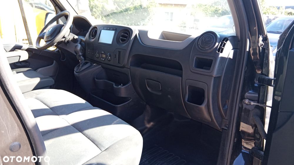 Renault MASTER 2.3 DCi S&S 170 T33 L2H2 - 9