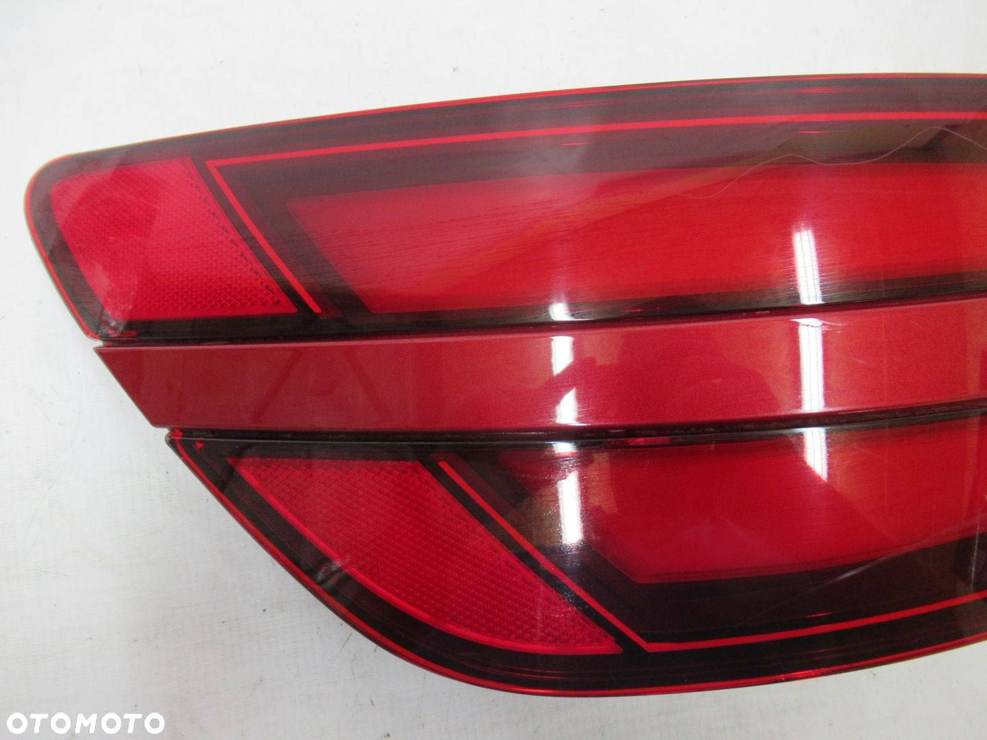 Lampa Tył Tylna Lewa GENESIS G80 20- - 3