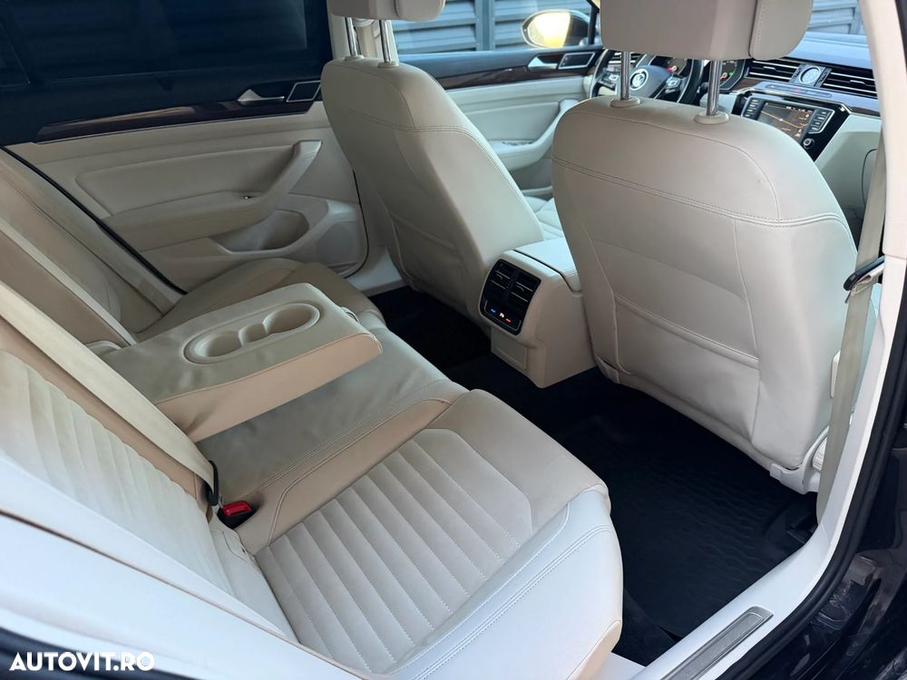 Volkswagen Passat 1.4 TSI ACT DSG R Executive - 12