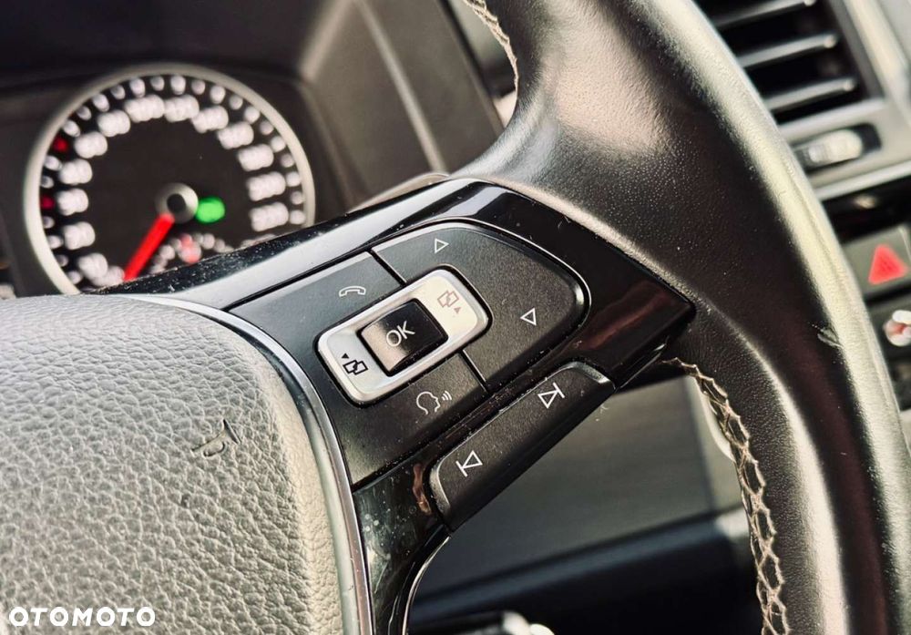 Volkswagen Multivan - 28