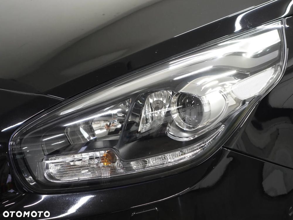 Kia Carens 1.7 CRDi Spirit - 13