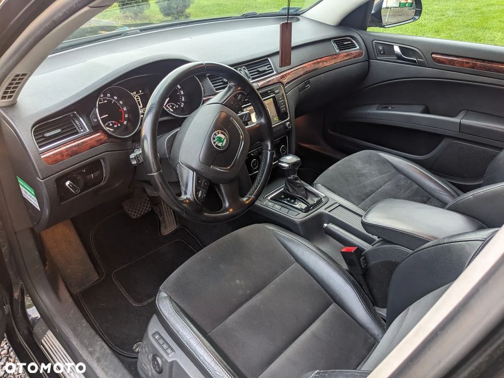 Skoda Superb 2.0 TDI Elegance DSG - 10