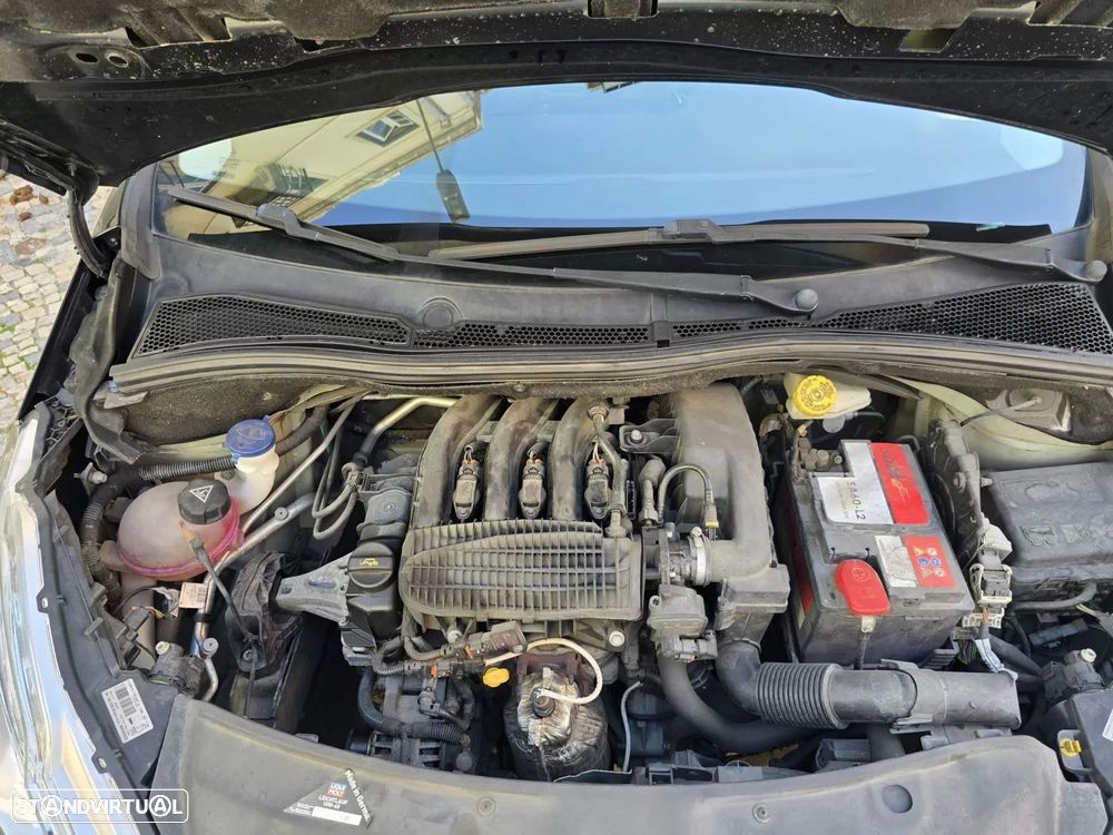Peugeot 208 1.2 PureTech Allure - 17