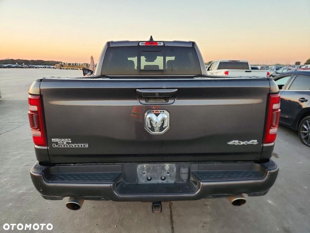 RAM 1500 5.7 Crew Cab Laramie - 6