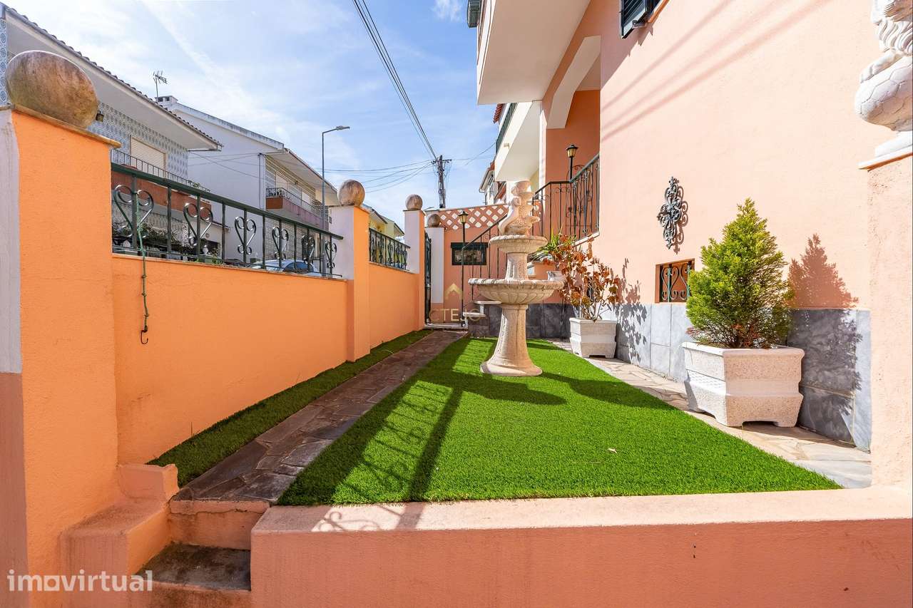 Moradia, 225 m², Santa Iria de Azoia, São João da Talha e Bobadela - Grande imagem: 2/23