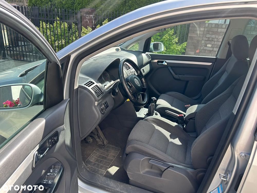 Volkswagen Touran 2.0 TDI Highline - 5