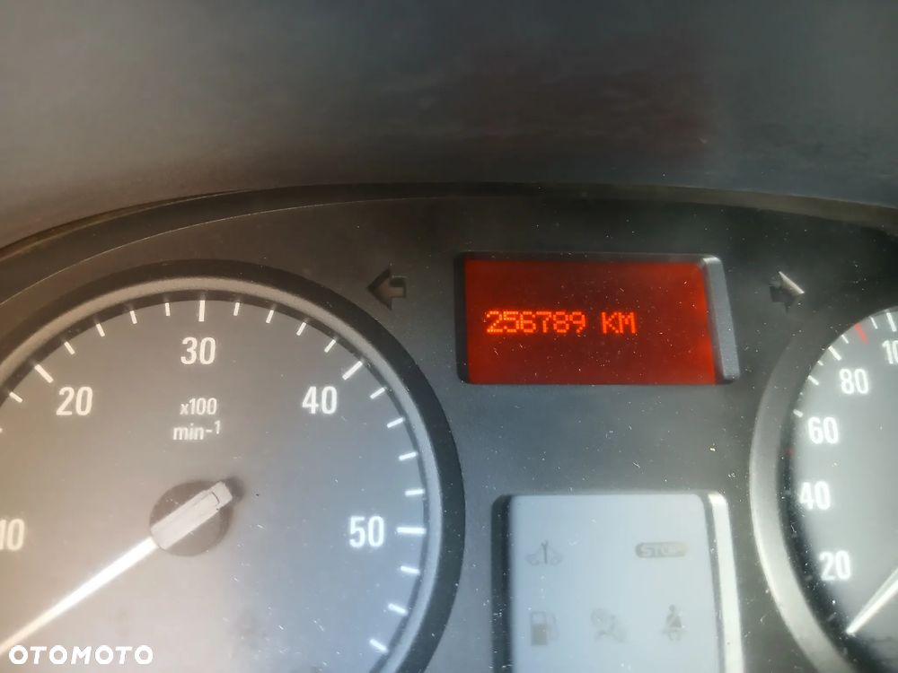 Opel VIVARO - 14