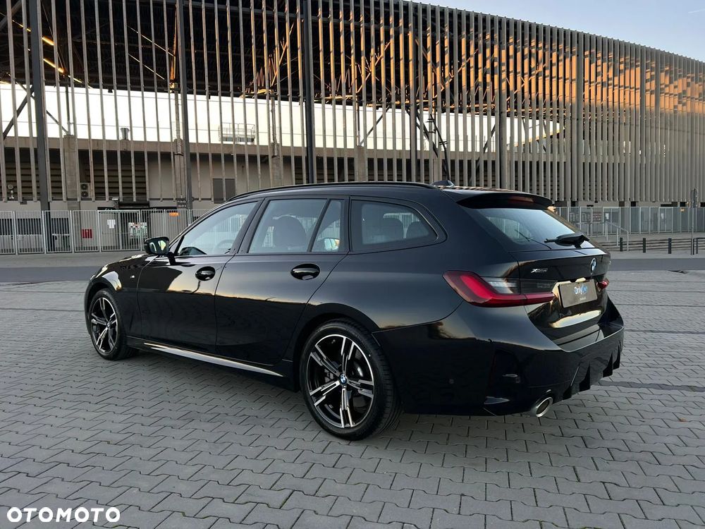 BMW Seria 3 330i xDrive M Sport - 31