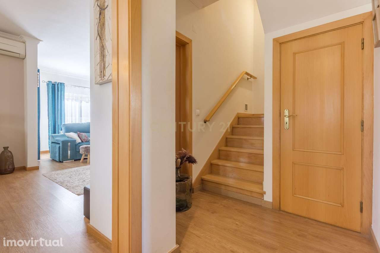 Moradia Geminada com aproveitamento Sotão - Grande imagem: 4/22