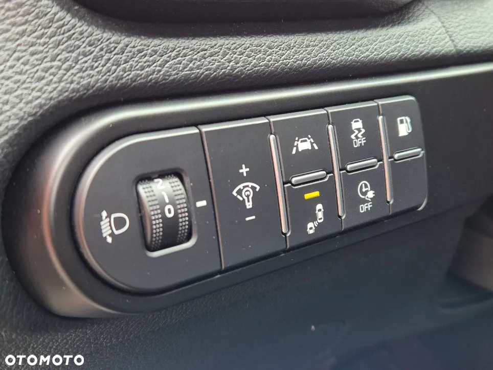 Kia Ceed - 10
