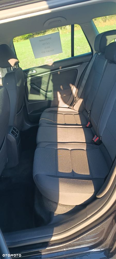 Volkswagen Golf 1.6 TDI DPF Highline - 9