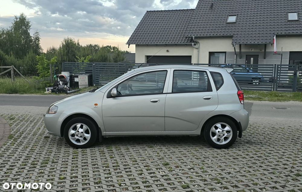 Chevrolet Kalos - 8