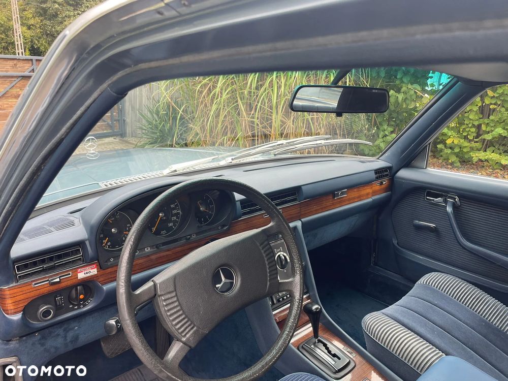 Mercedes-Benz 280 - 11