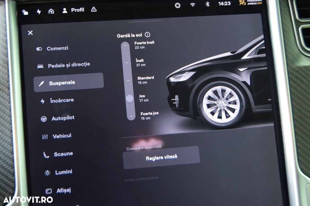 Tesla Model X - 30