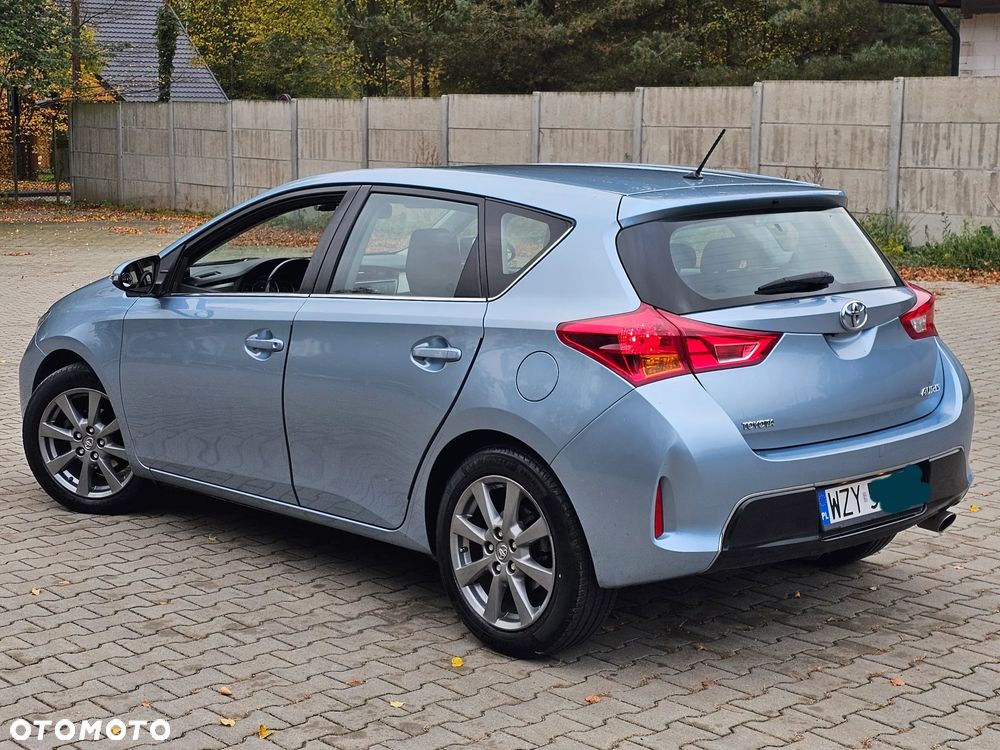 Toyota Auris 2013 photo 5