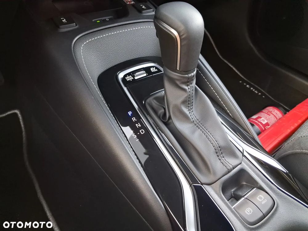 Toyota Corolla 2.0 Hybrid Style - 24