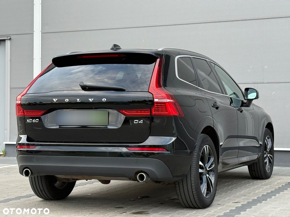Volvo XC 60 D4 AWD Geartronic Momentum - 9
