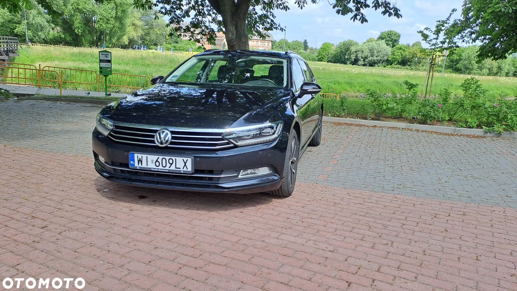 Volkswagen Passat 2.0 TDI SCR Comfortline - 1