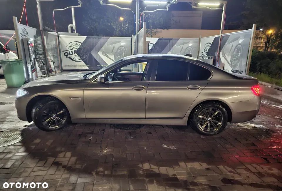 BMW Seria 5 520d xDrive Luxury Line - 1